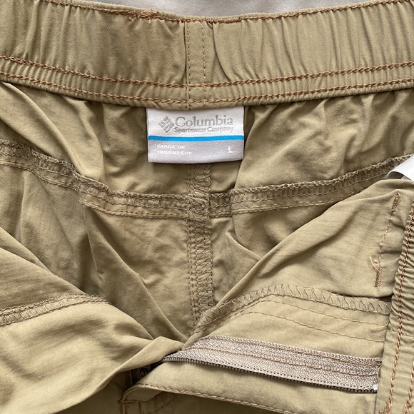 Columbia Hiking Shorts - Picture 2 of 3